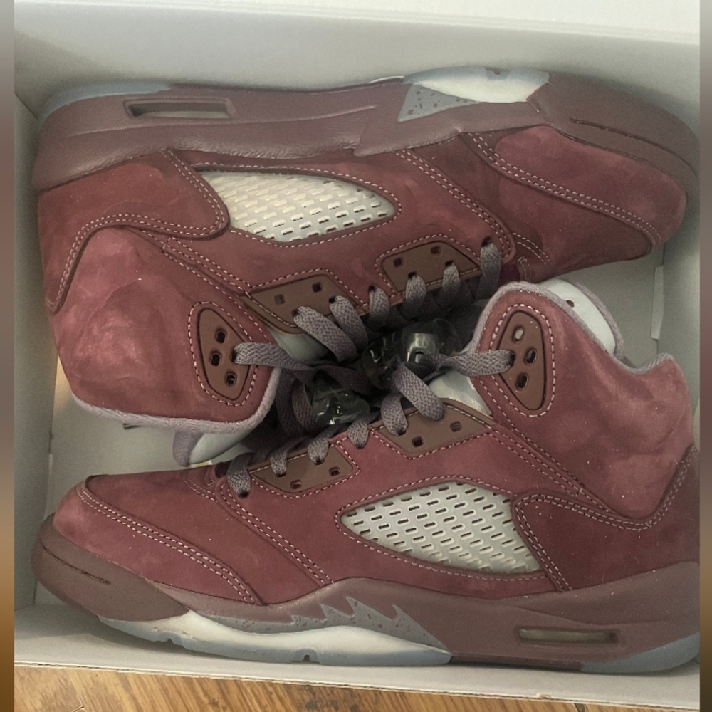 Jordan Kids Sneakers in Burgundy/Maroon with Gray Accents